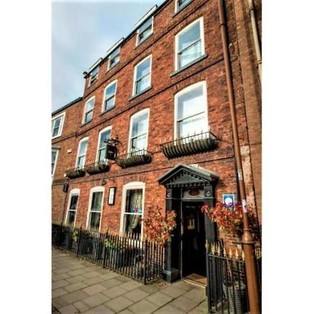 Hotel Oyo The Townhouse Durham Esterno foto