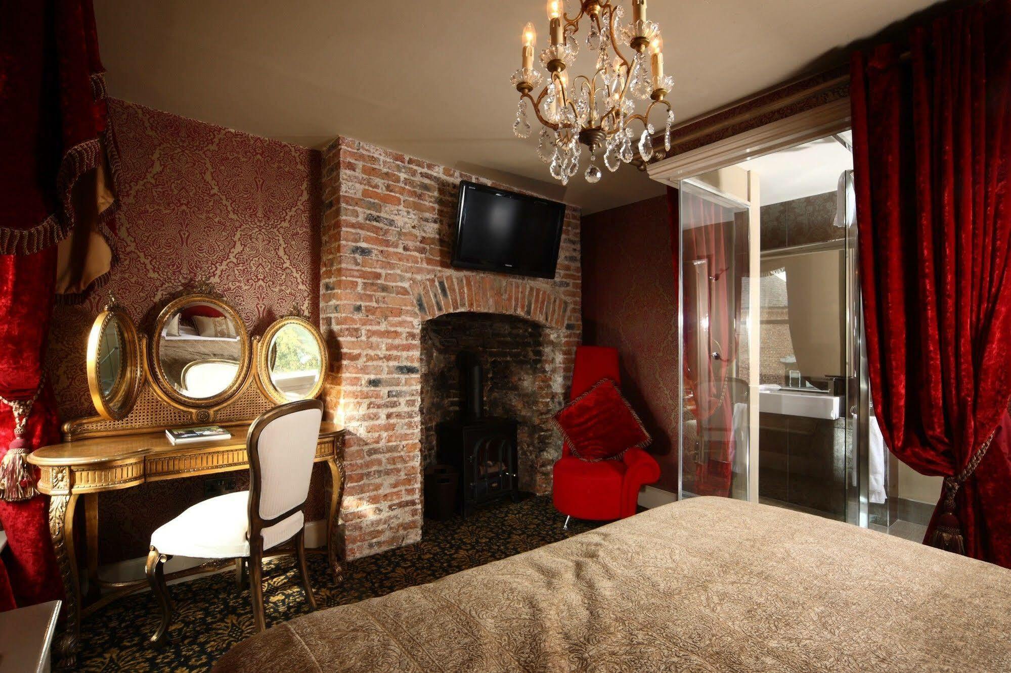 Hotel Oyo The Townhouse Durham Esterno foto